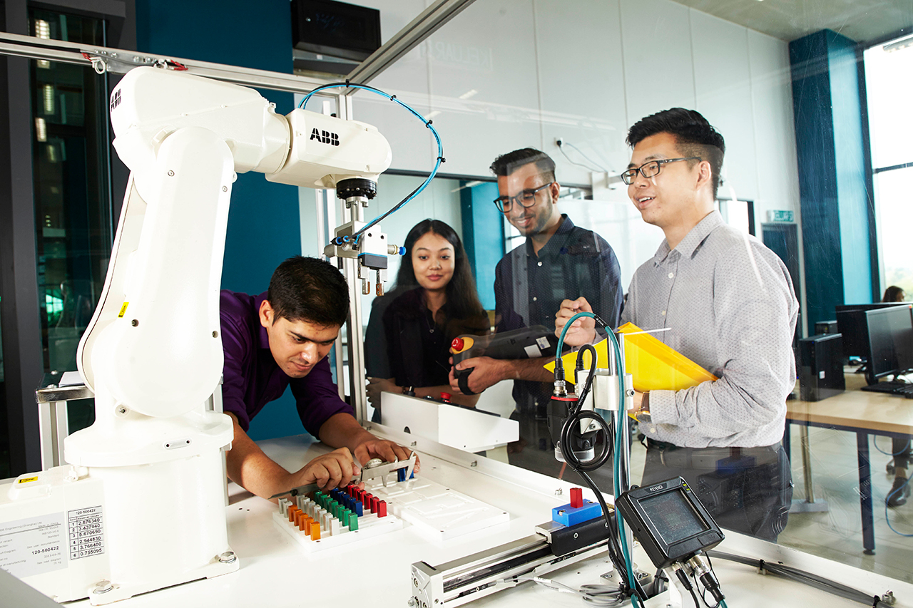 APU engineering labs for hands-on learning