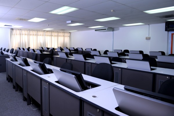 Specialist labs and practical facilities at KLUST