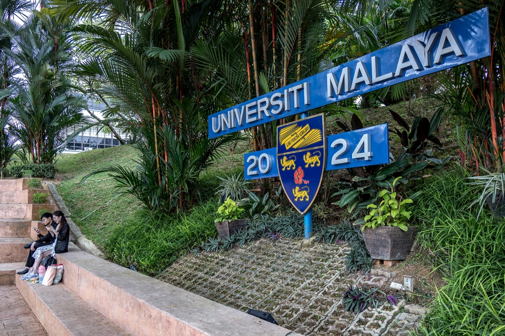 Green spaces and walkways around Universiti Malaya campus